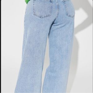 Wide Leg Jean - Light Wash